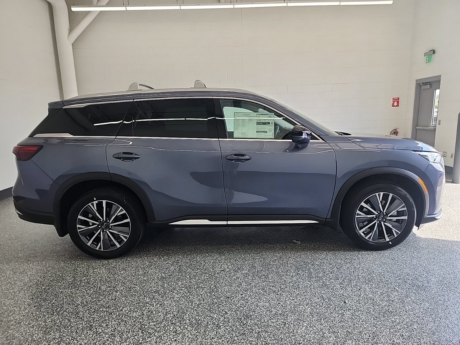 Certified 2026 INFINITI QX60 Luxe w/ Cargo Package AWD/4WD image 6