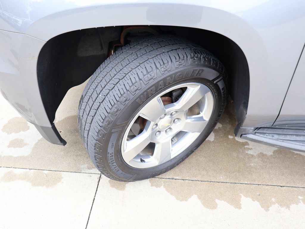 Used 2019 Chevrolet Tahoe LT w/ Luxury Package AWD/4WD image 46