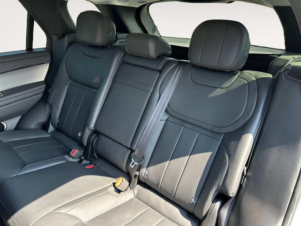 Used 2023 Land Rover Range Rover Sport SE AWD/4WD image 13