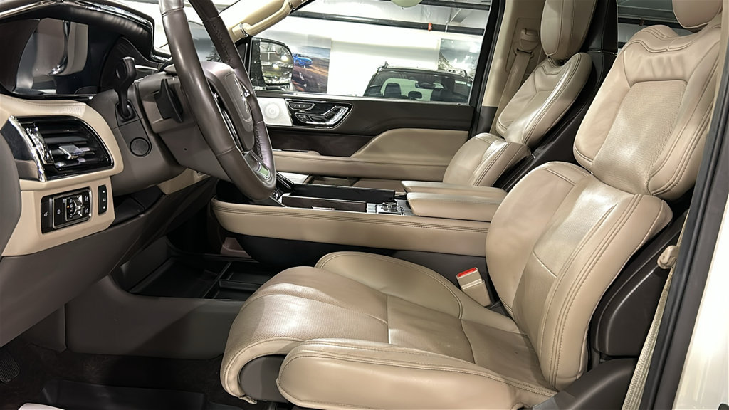 Used 2023 Lincoln Navigator L Reserve AWD/4WD image 10