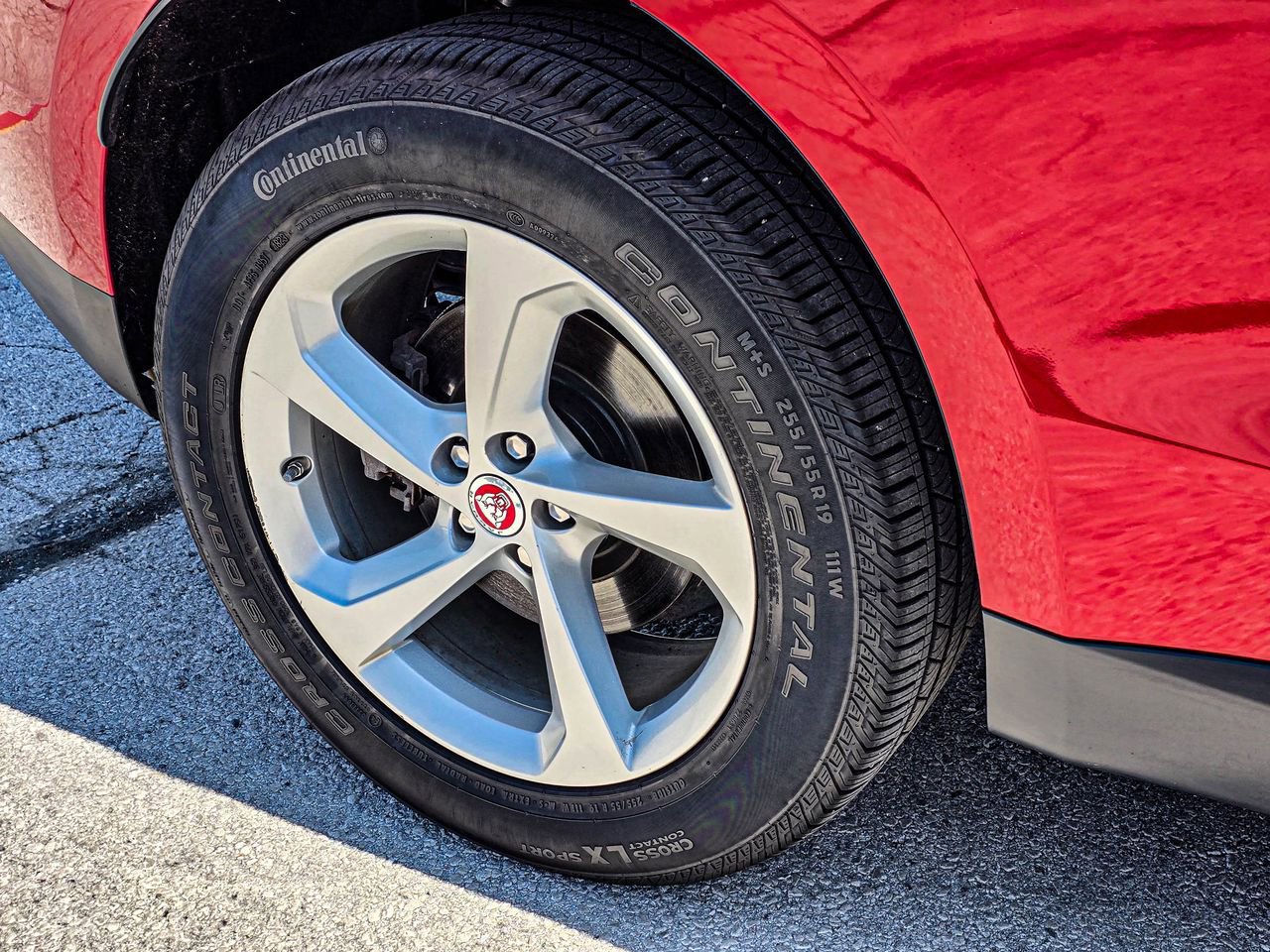 Used 2019 Jaguar F-PACE Premium image 8