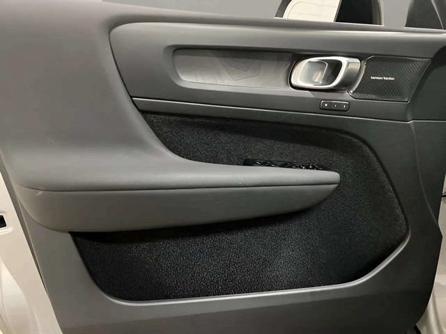 Used 2023 Volvo XC40 Recharge Ultimate AWD/4WD image 16