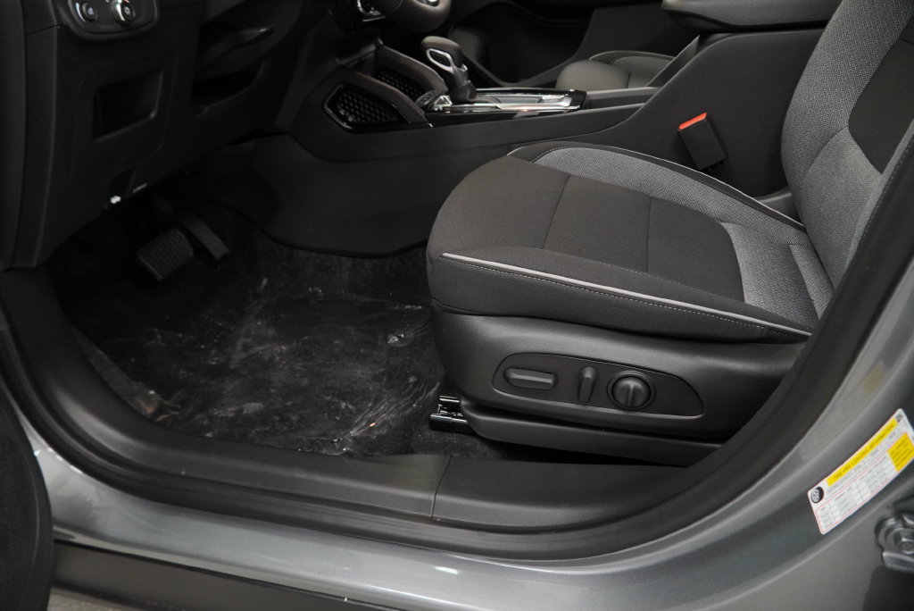 New 2026 Chevrolet TrailBlazer LT w/ Convenience Package FWD image 31