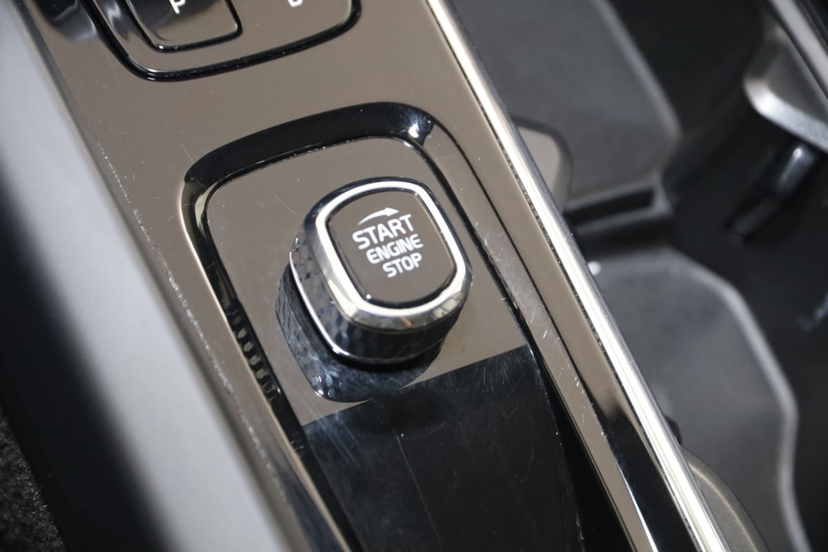 Used 2024 Volvo S60 B5 Plus AWD/4WD image 27