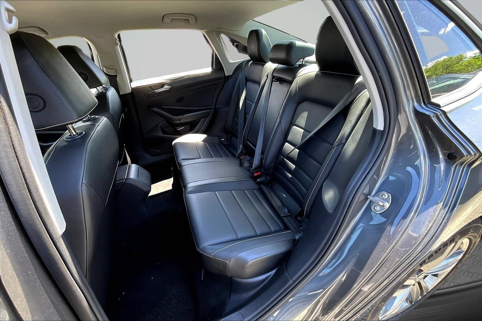 Used 2024 Volkswagen Jetta SE FWD image 21