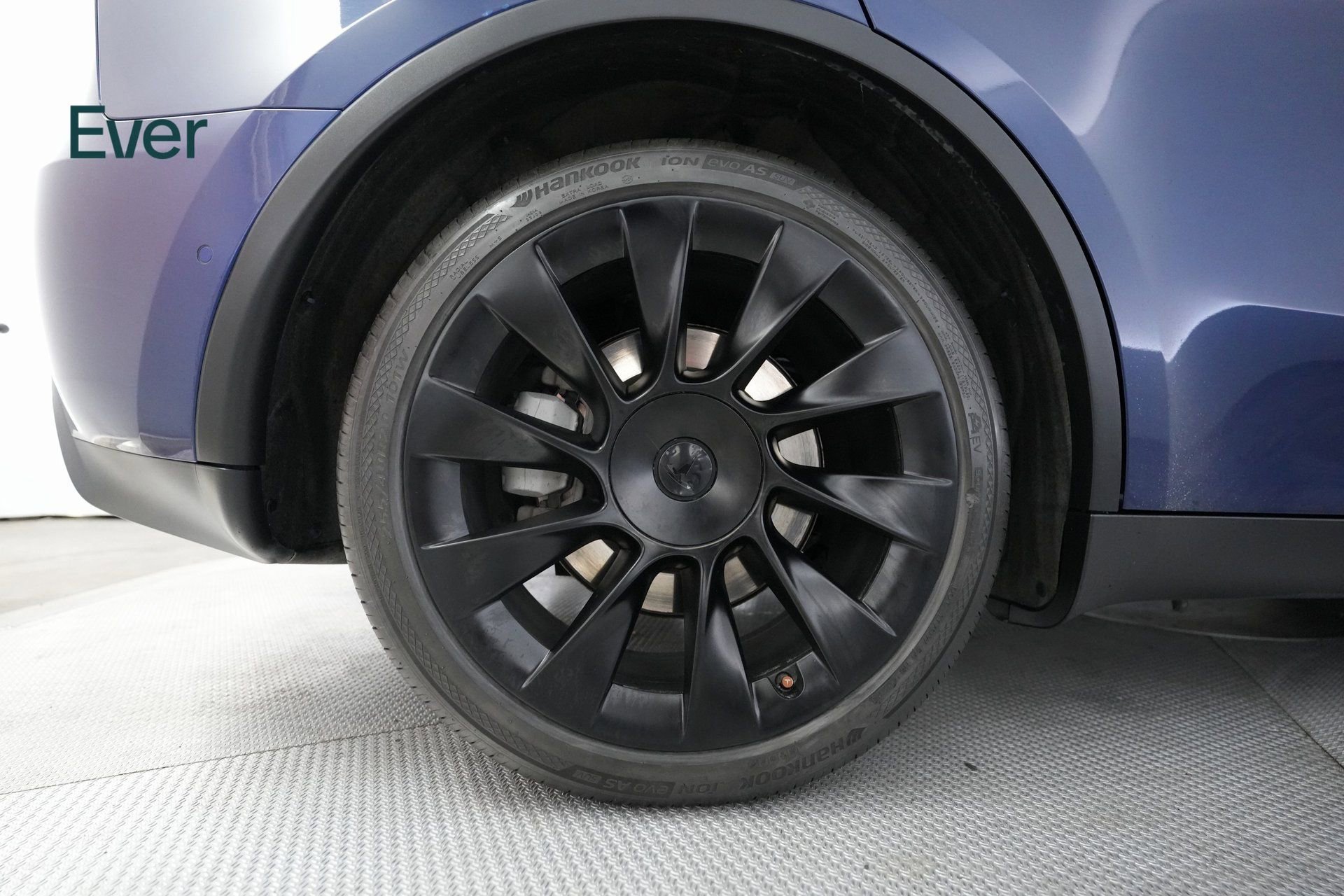 Used 2022 Tesla Model Y Long Range image 19