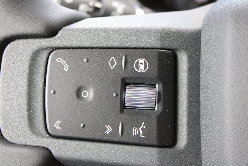 New 2026 Land Rover Defender 110 X-Dynamic SE AWD/4WD image 18