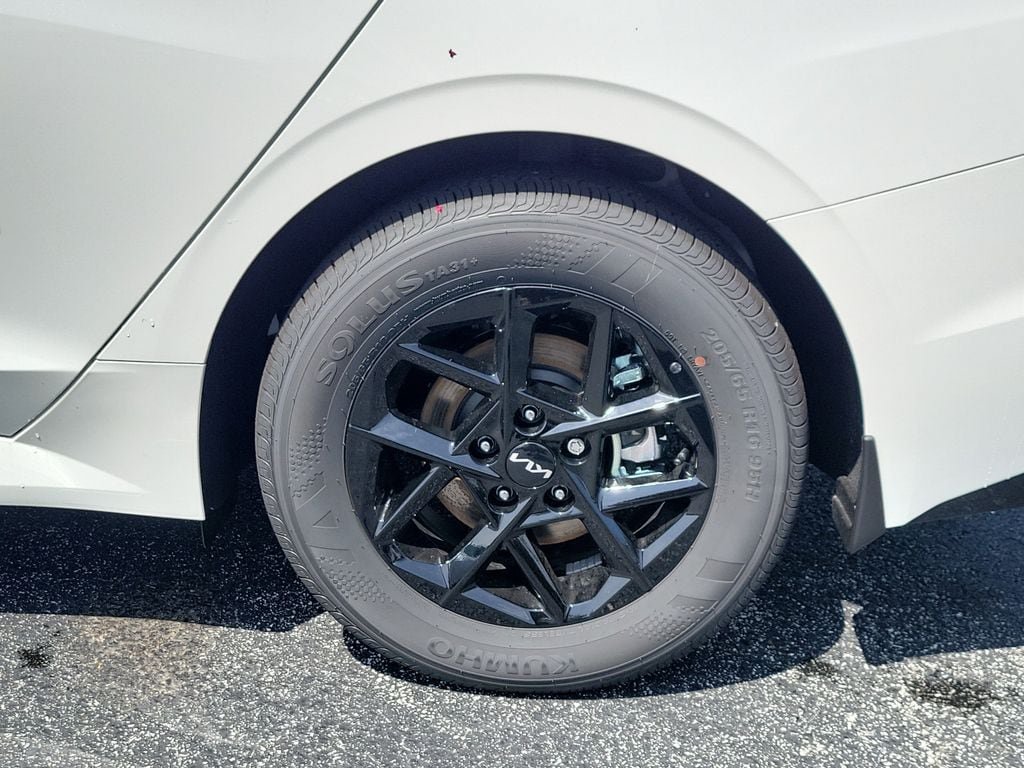 New 2026 Kia K5 LXS FWD image 30