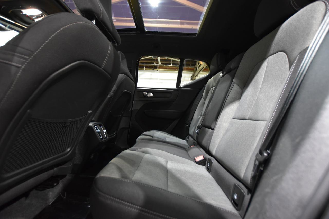 Used 2025 Volvo XC40 B5 Core image 41