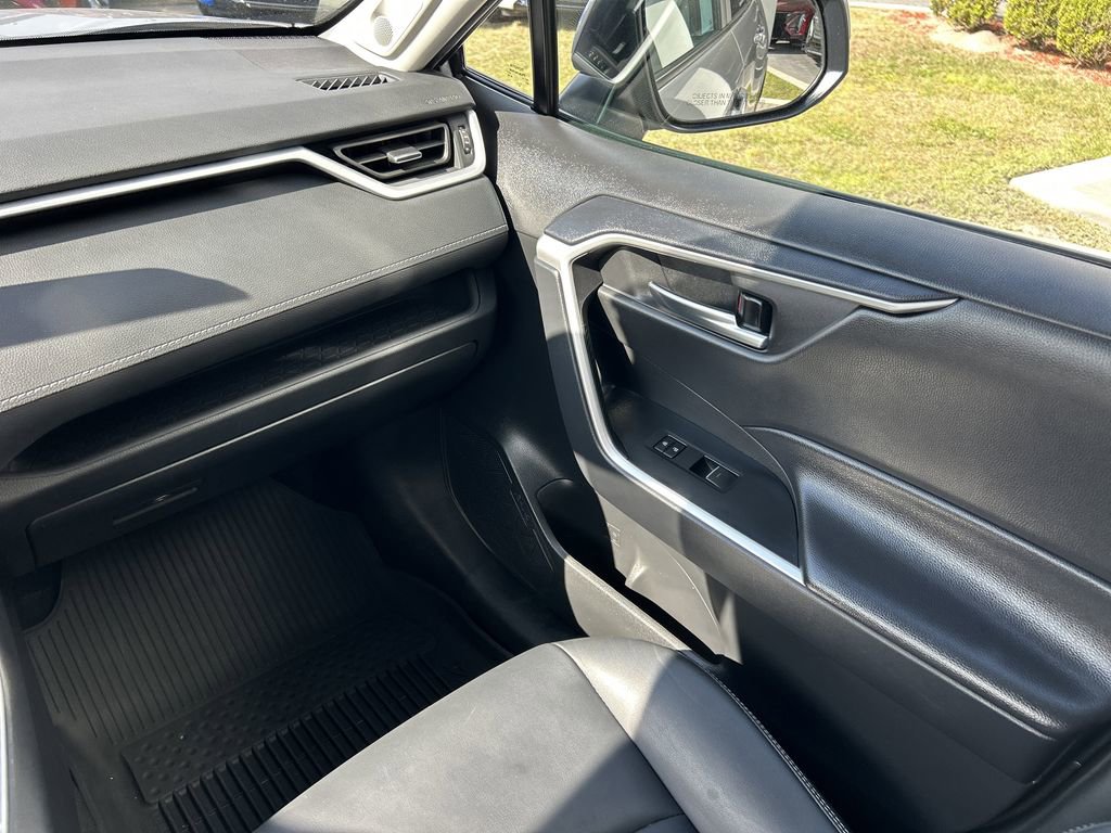 Used 2024 Toyota RAV4 XLE Premium image 17