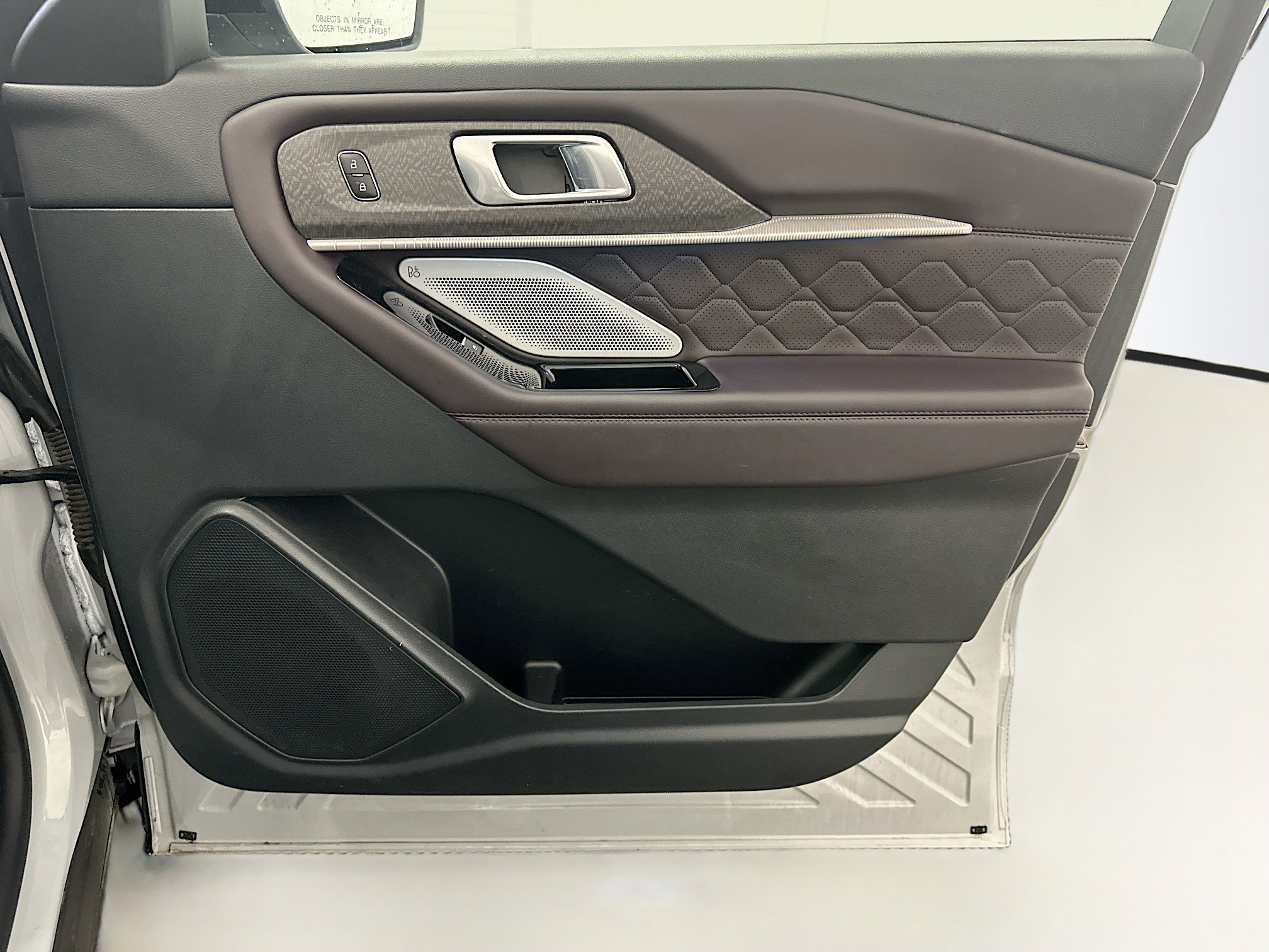 Used 2025 Ford Explorer Platinum w/ LUX Leather Package AWD/4WD image 36