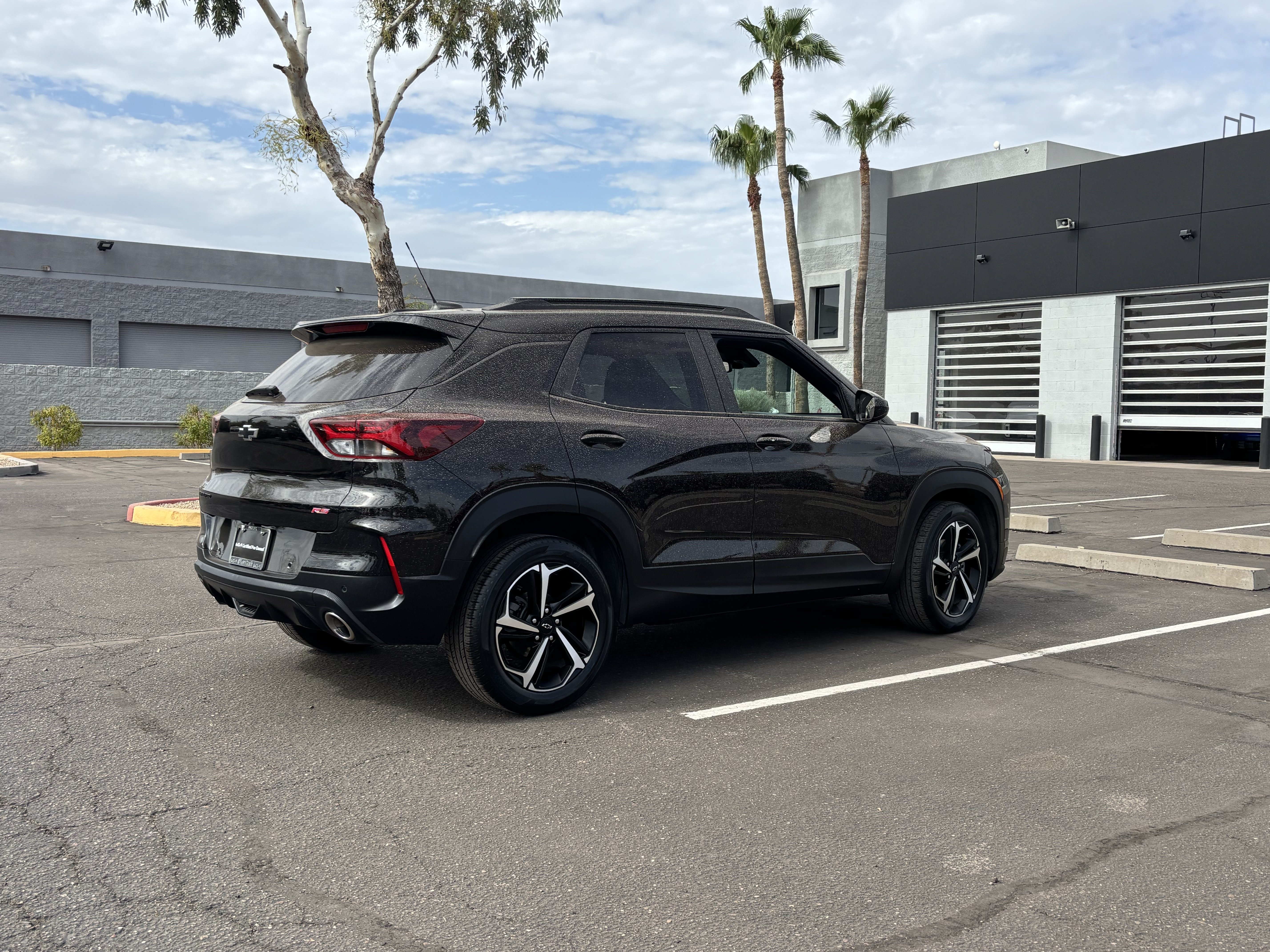 Used 2022 Chevrolet TrailBlazer RS w/ Technology Package FWD image 3
