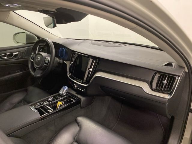 Used 2021 Volvo S60 T8 Inscription image 24