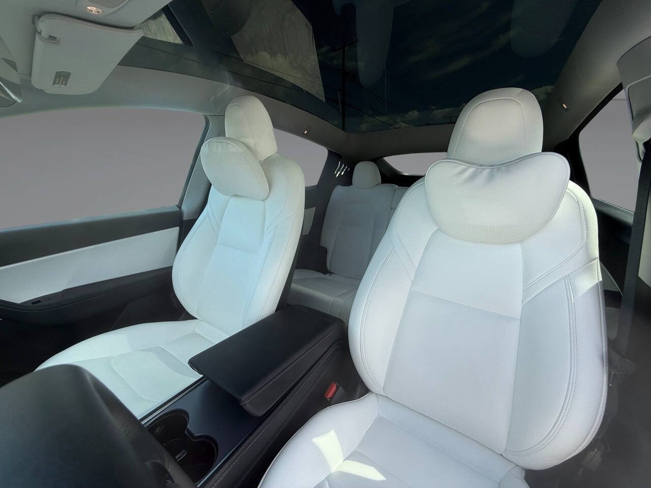 Used 2022 Tesla Model Y Performance AWD/4WD image 10