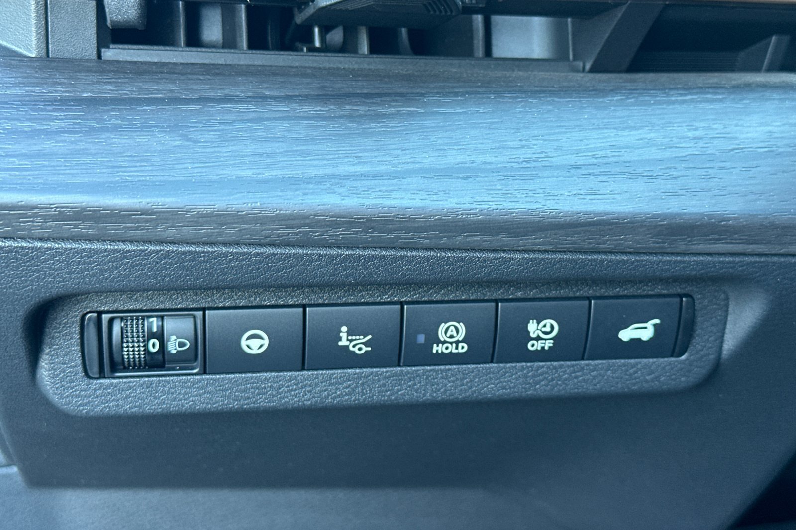 Certified 2024 Nissan Ariya AWD image 42