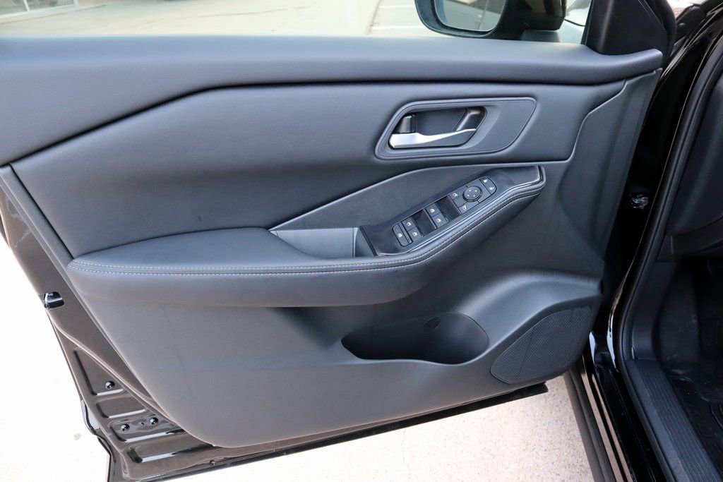 New 2026 Nissan Rogue SV image 12