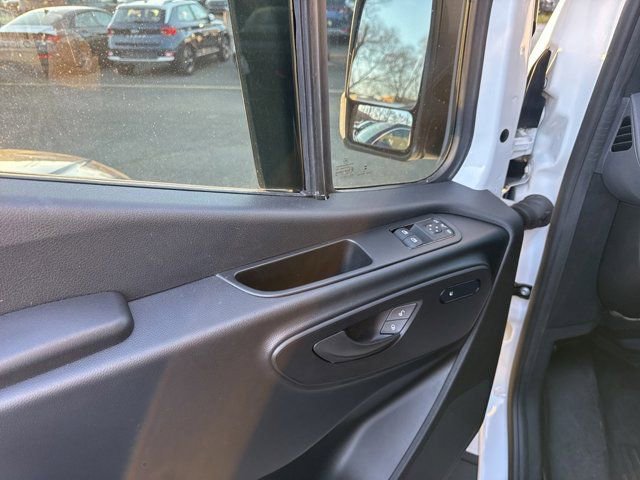 Used 2025 Mercedes-Benz Sprinter 2500 image 13