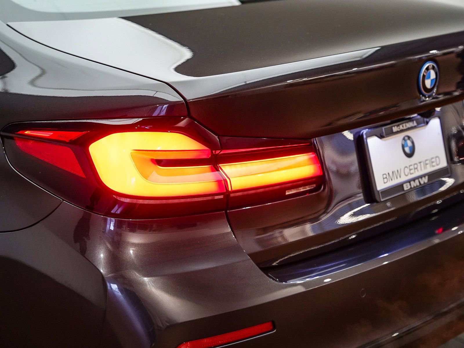 Certified 2023 BMW 530e RWD image 10