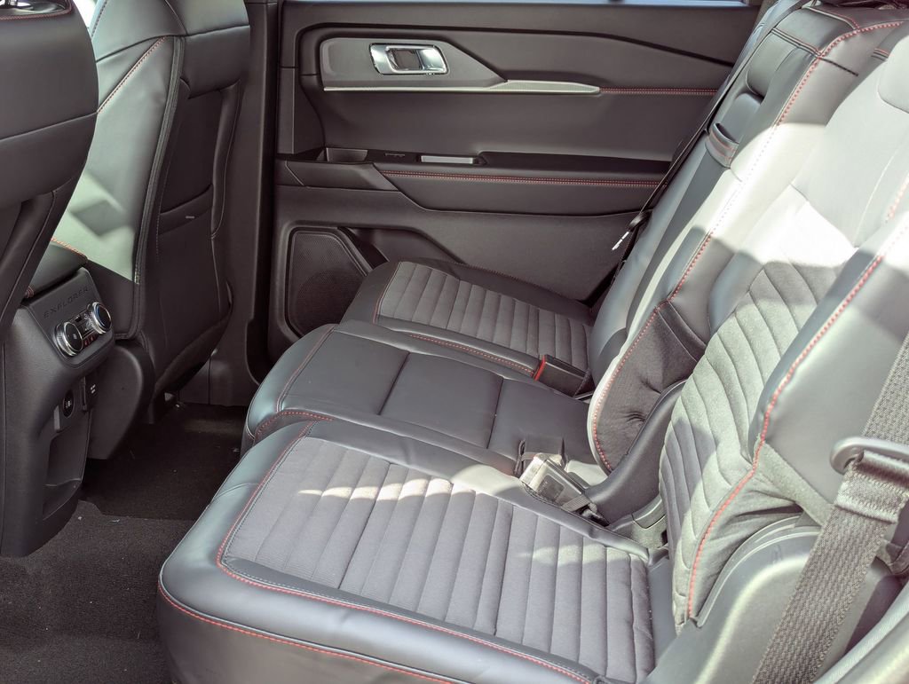New 2026 Ford Explorer ST-Line w/ ST-Line Street Pack image 13