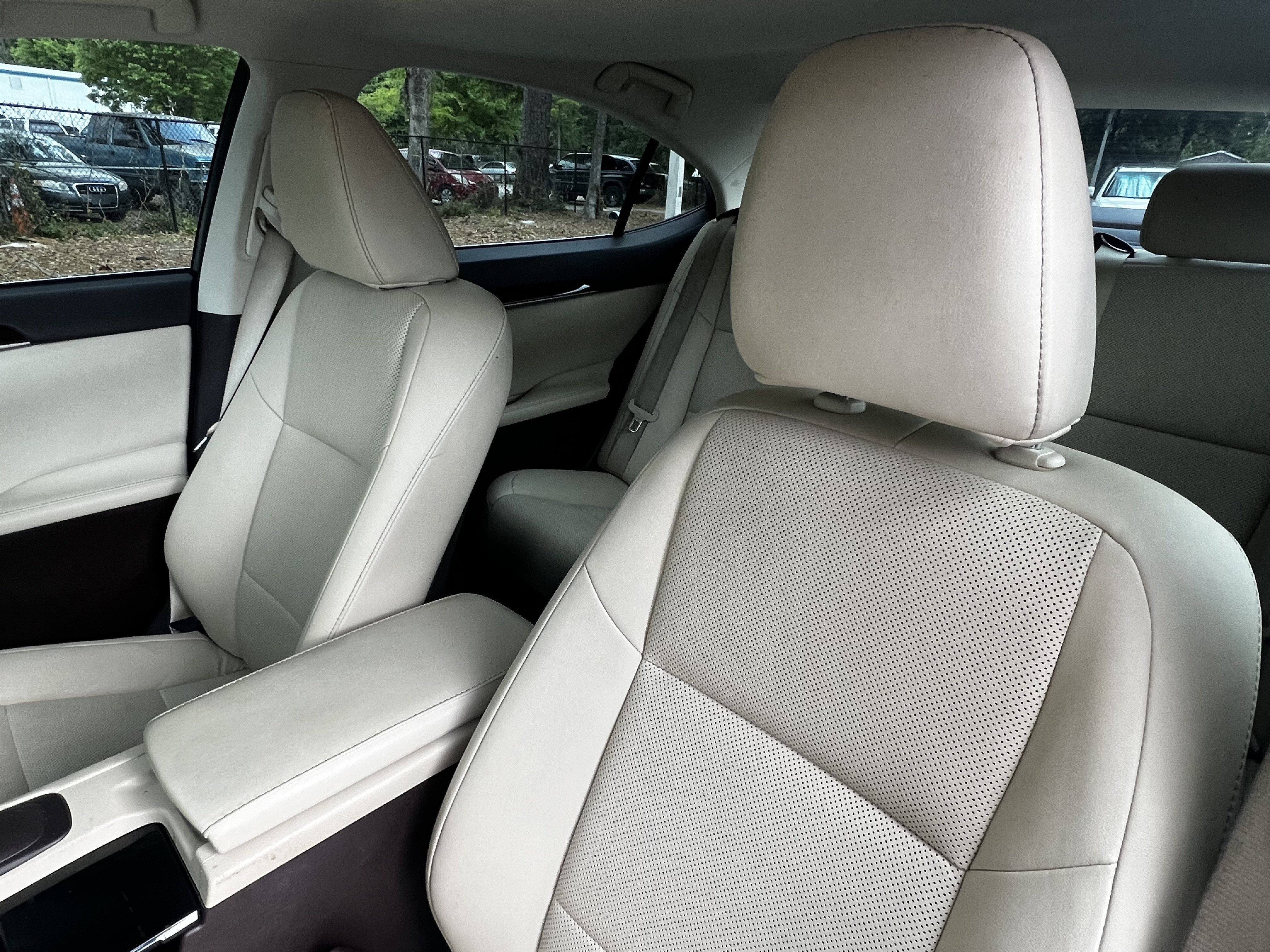 Used 2017 Lexus ES 350 w/ Premium Package image 18