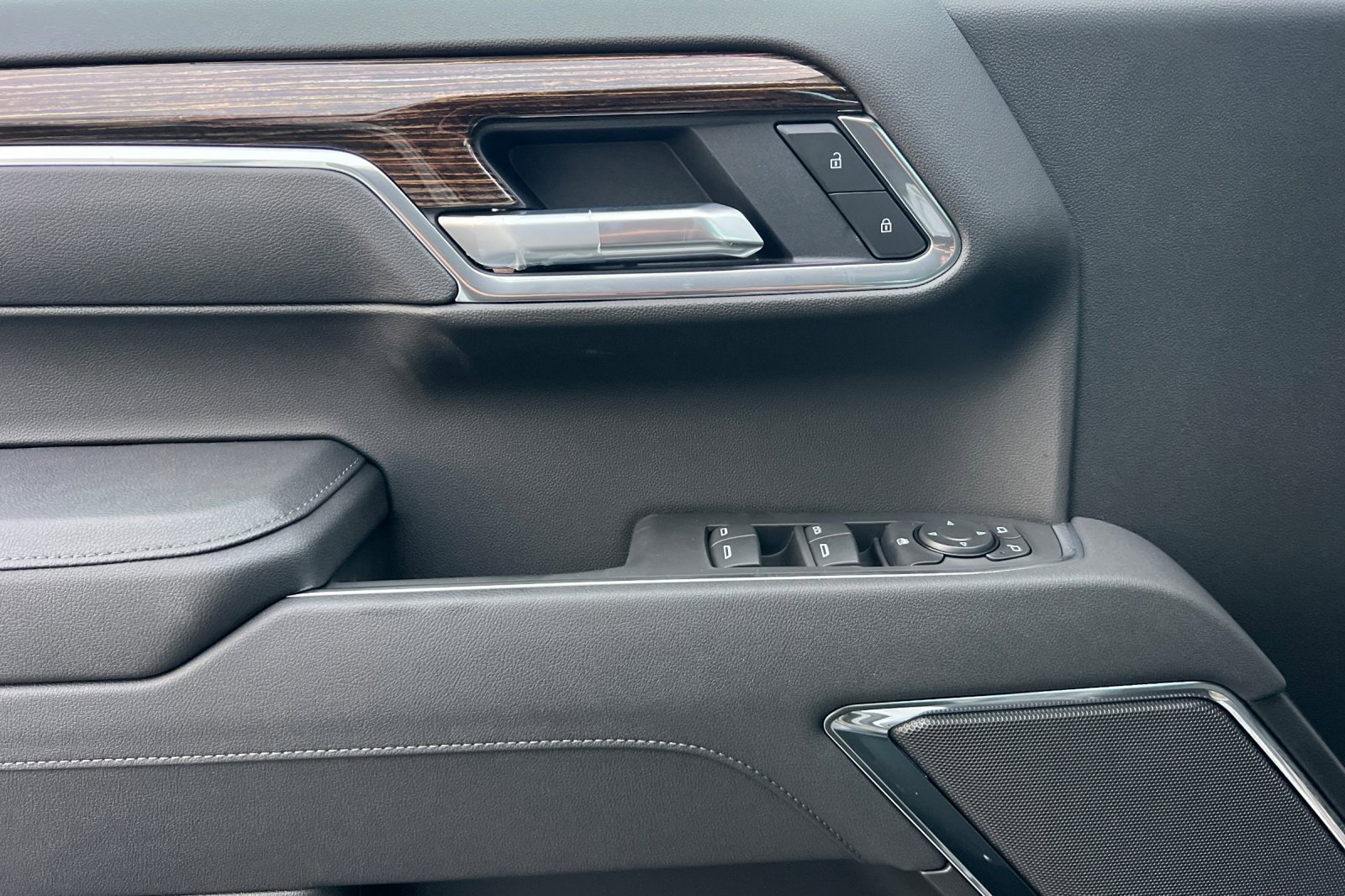 New 2026 GMC Sierra 1500 Elevation image 9