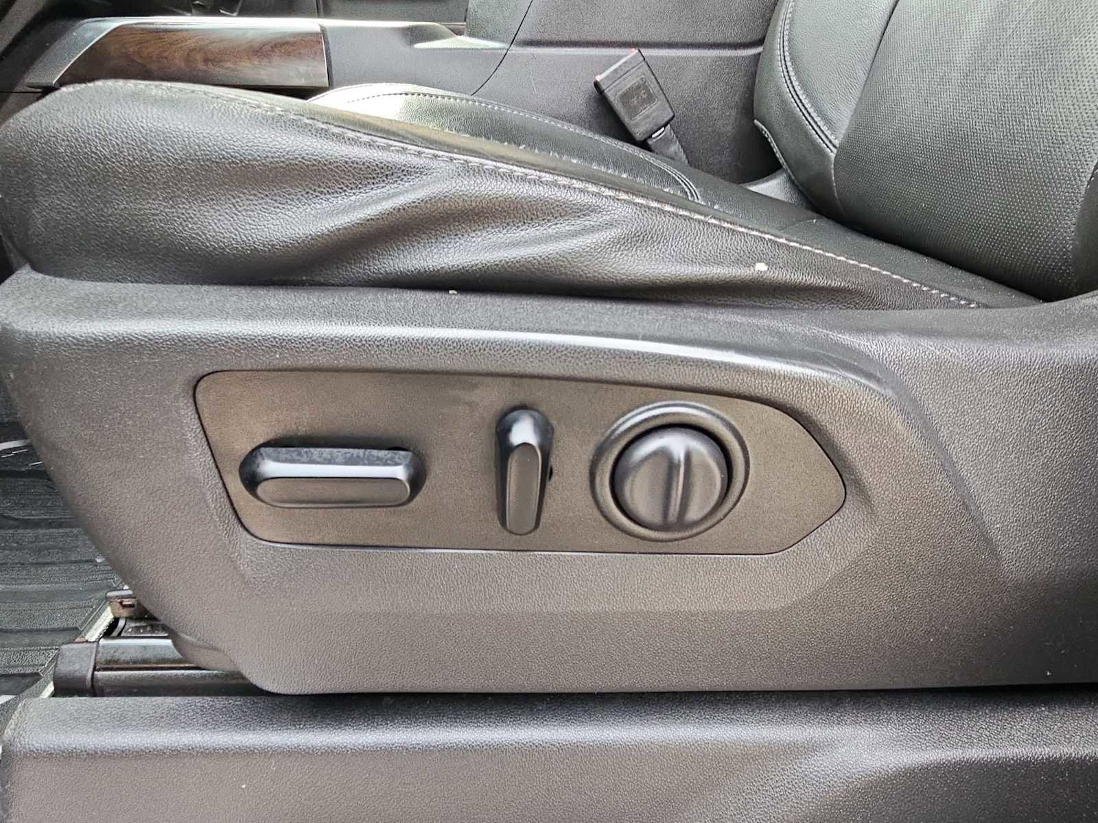 Used 2019 GMC Sierra 1500 SLT w/ SLT Premium Plus Package image 18