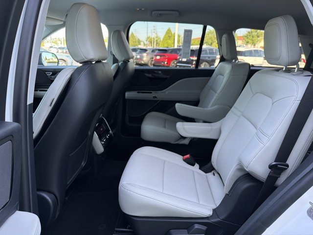 New 2026 Lincoln Aviator 2WD image 16