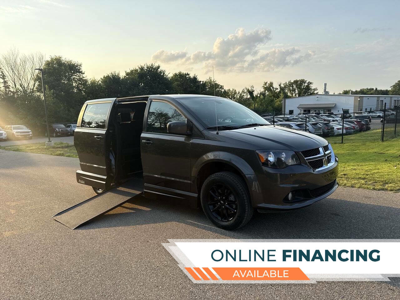 Used 2019 Dodge Grand Caravan SXT w/ Blacktop Package image 1