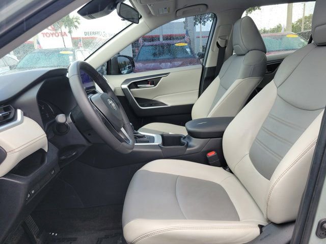 Used 2023 Toyota RAV4 XLE Premium image 12