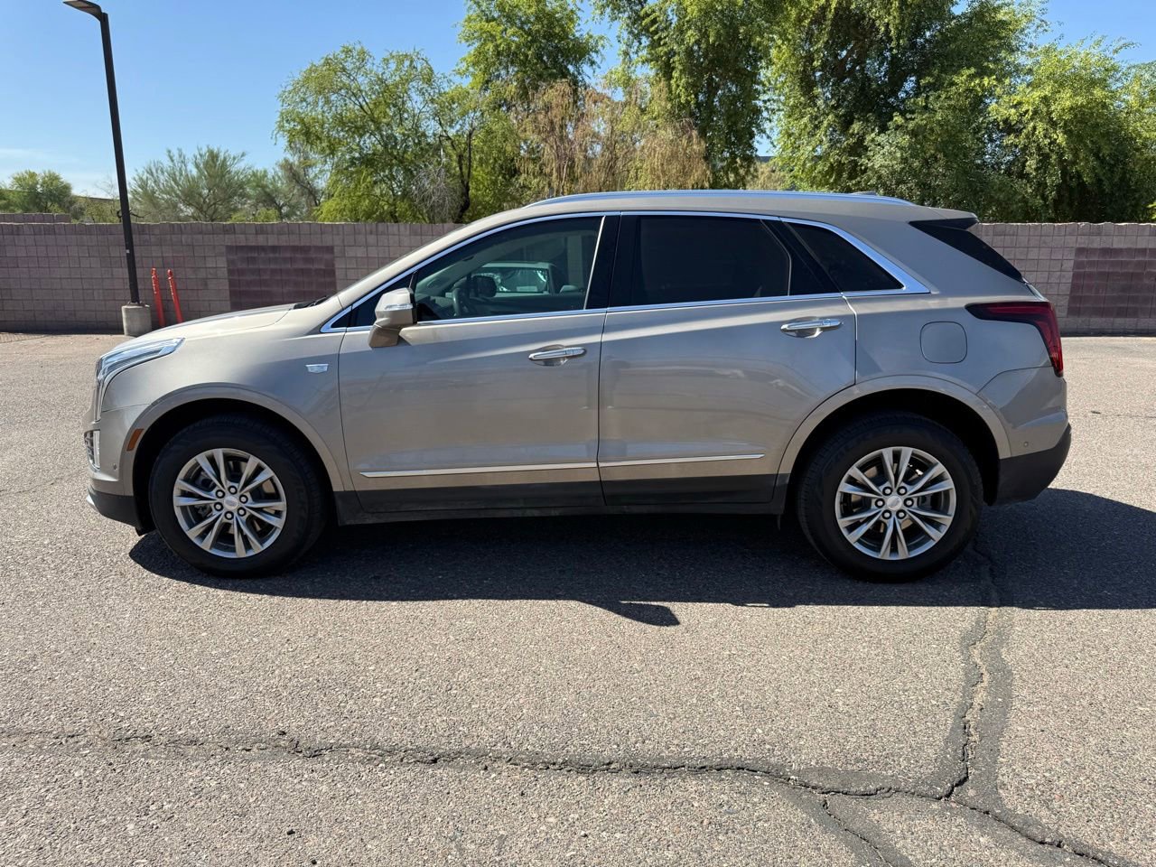 Used 2022 Cadillac XT5 Premium Luxury w/ Technology Package FWD image 8