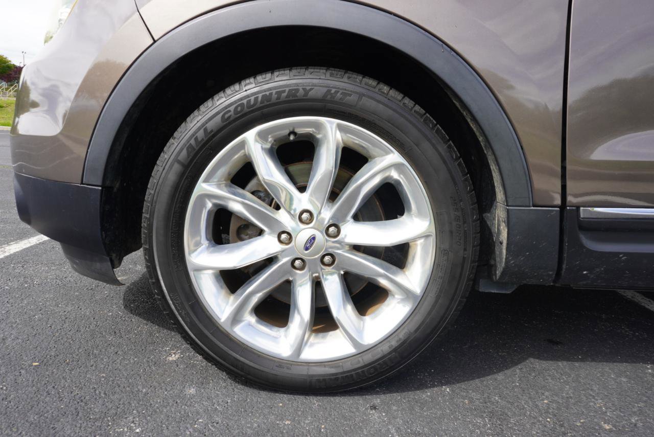 Used 2015 Ford Explorer XLT w/ Equipment Group 202B FWD image 39