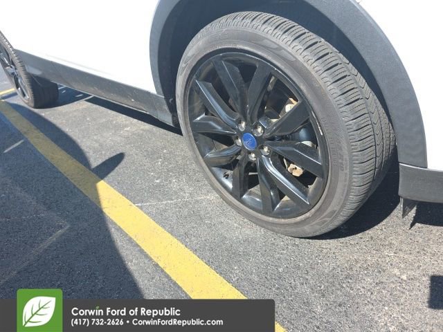 Used 2018 Ford Escape SE w/ SE Sport Appearance Package AWD/4WD image 11