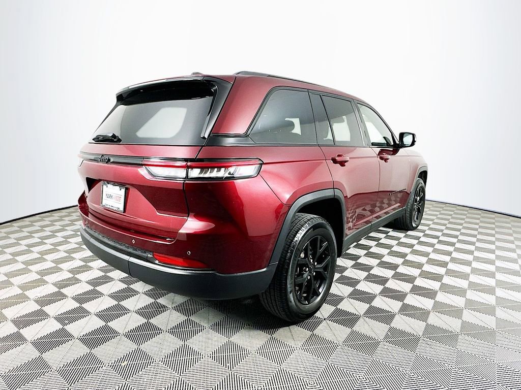 Certified 2024 Jeep Grand Cherokee Altitude image 12