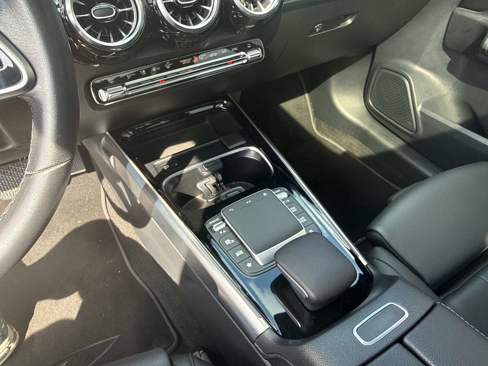Used 2023 Mercedes-Benz GLB 250 image 24