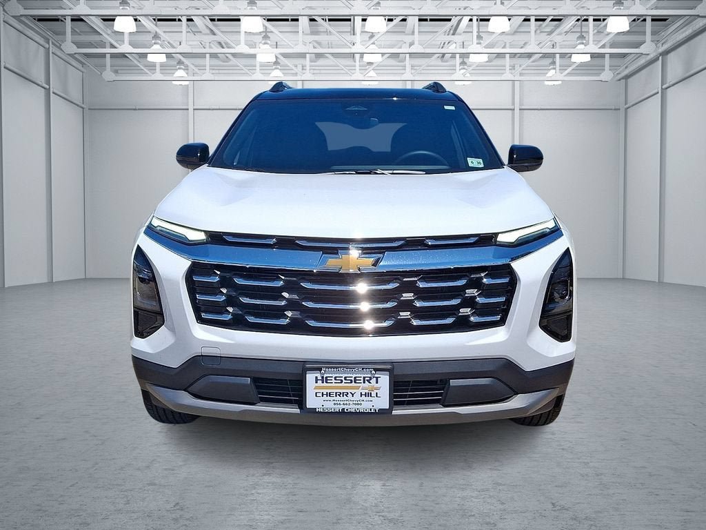 Used 2025 Chevrolet Equinox LT w/ Convenience Package II AWD/4WD image 3