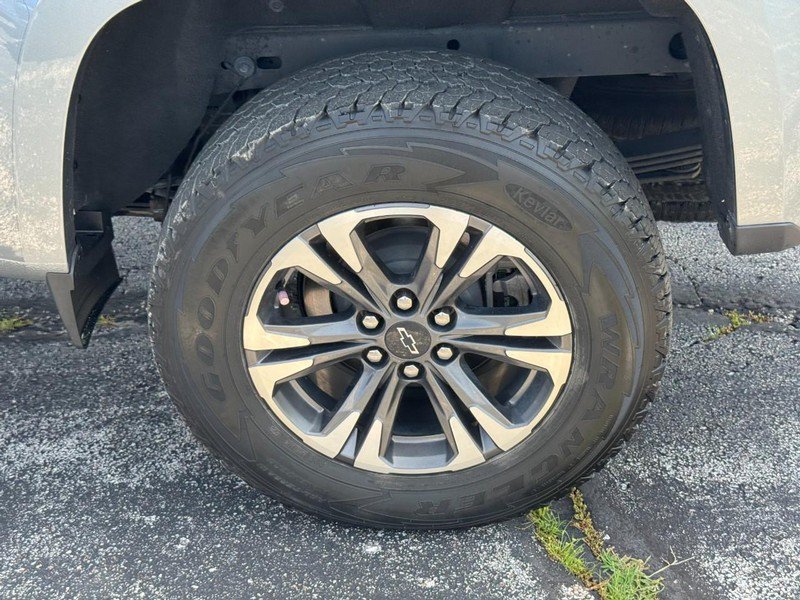 Used 2022 Chevrolet Colorado Z71 AWD/4WD image 7