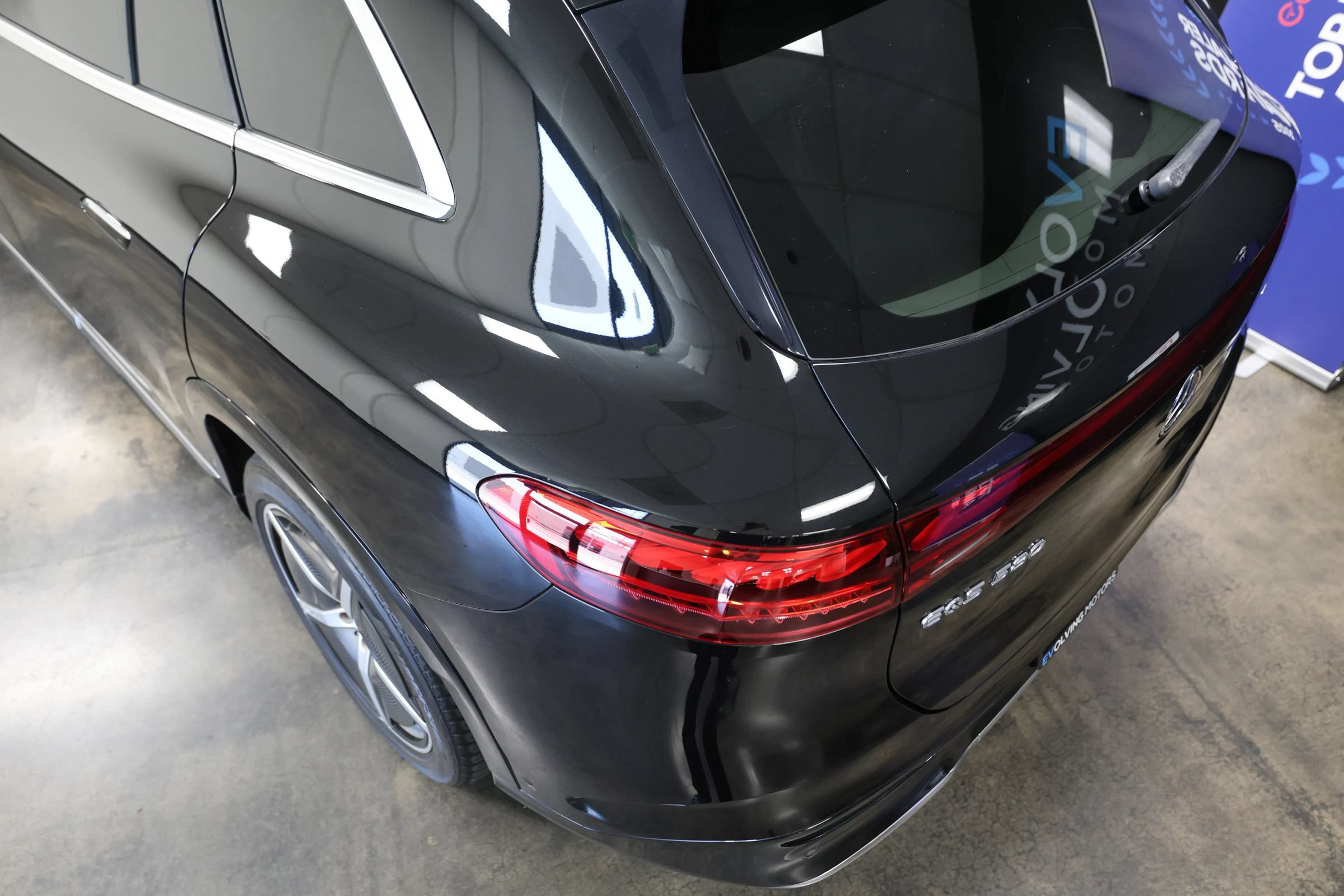 Used 2023 Mercedes-Benz EQS 580 4MATIC SUV image 16