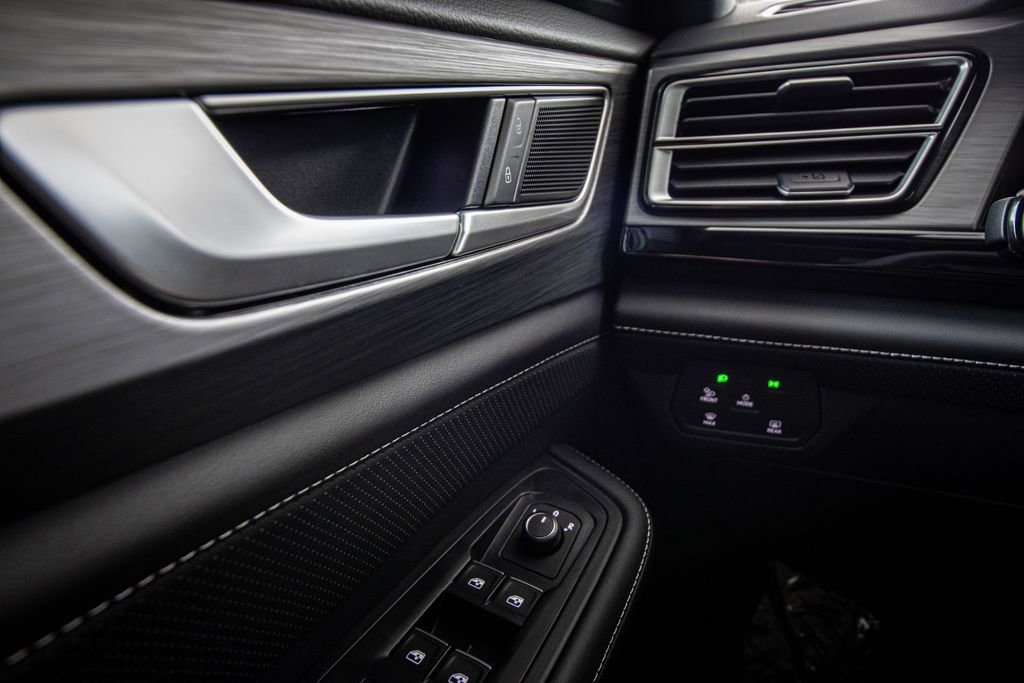 New 2026 Volkswagen Atlas Cross Sport SE FWD image 37