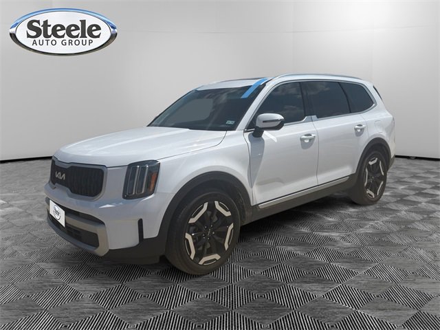 Used 2024 Kia Telluride EX w/ EX Captain's Chair Package