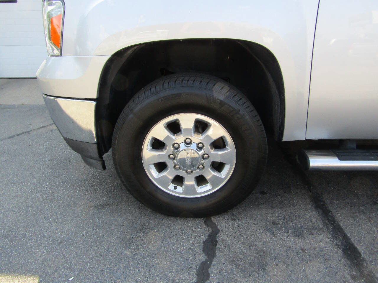 Used 2013 GMC Sierra 2500 SLE w/ SLE Preferred Package image 2