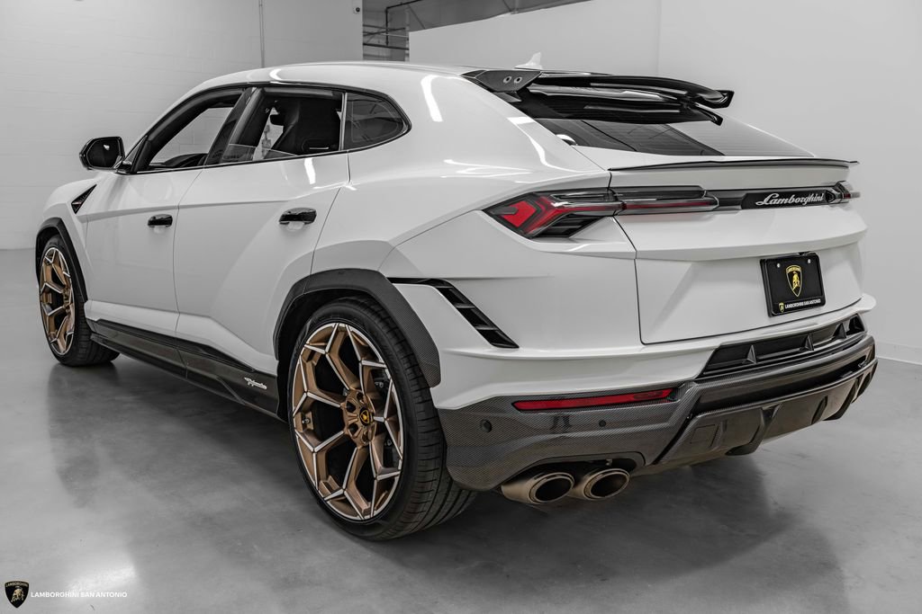 Used 2023 Lamborghini Urus Performante AWD/4WD image 2