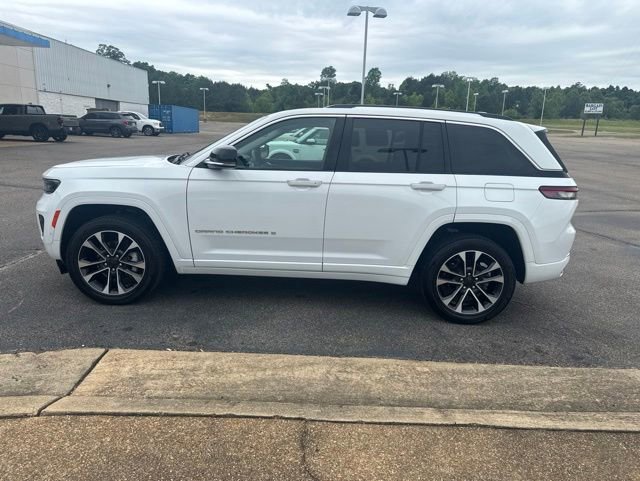 Used 2022 Jeep Grand Cherokee Overland RWD image 6