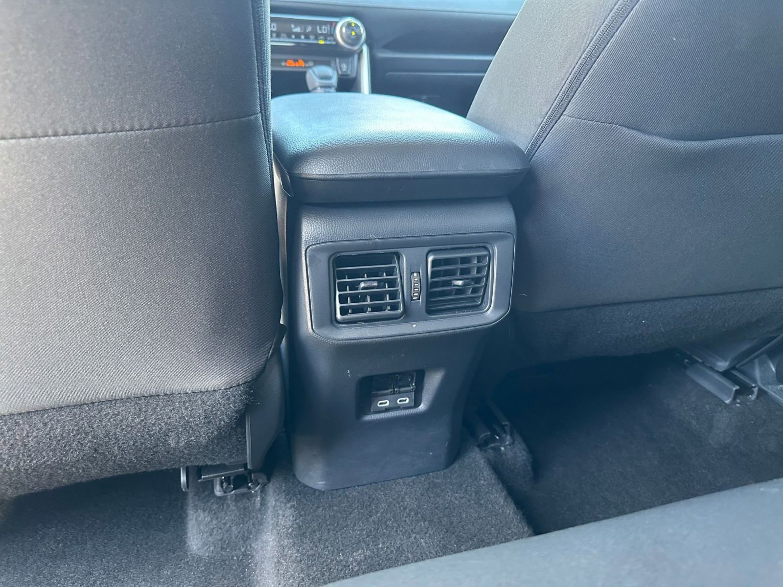 Used 2025 Toyota RAV4 XLE w/ Convenience Package image 24