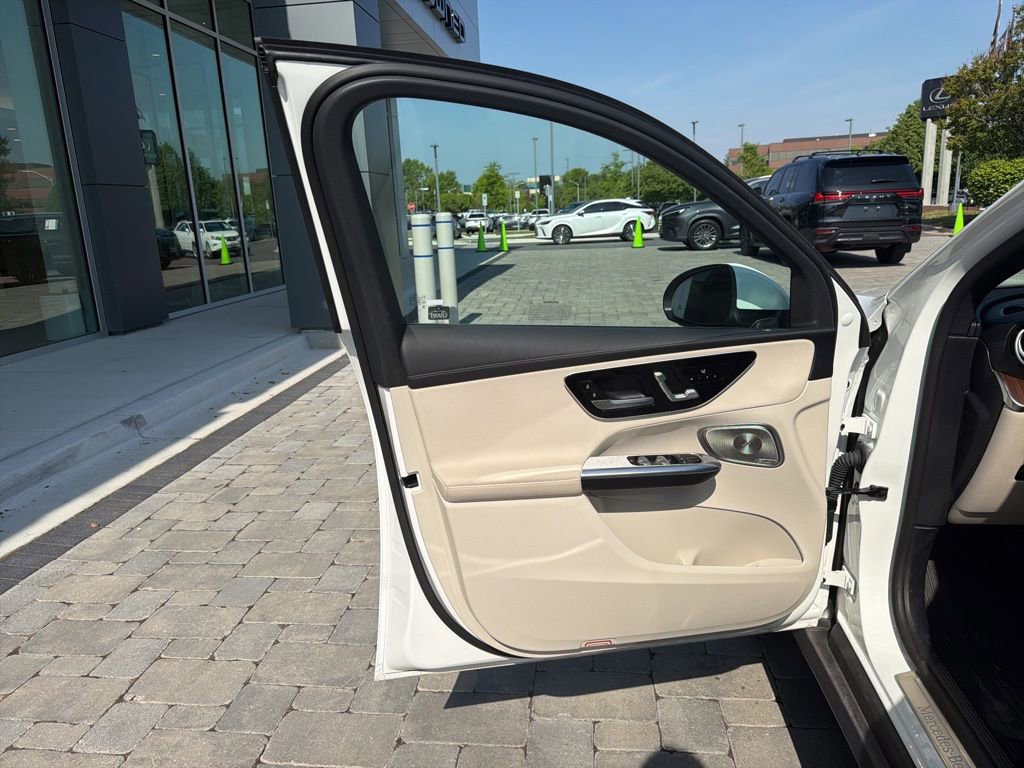 Used 2023 Mercedes-Benz GLC 300 4MATIC image 29