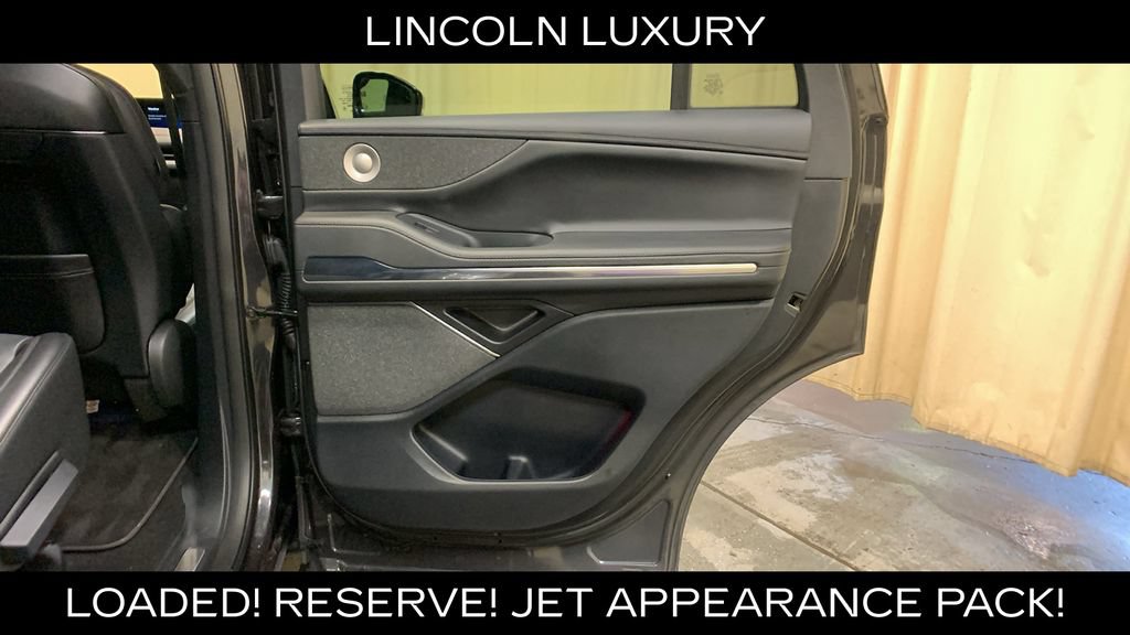 Used 2025 Lincoln Navigator Reserve w/ Jet Appearance Package AWD/4WD image 14