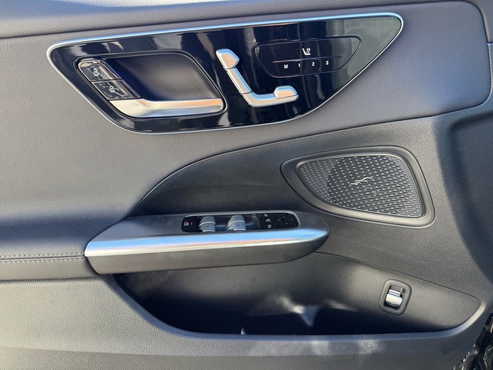 New 2025 Mercedes-Benz C 300 4MATIC Sedan image 12