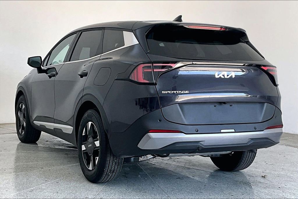 Used 2026 Kia Sportage LX image 2