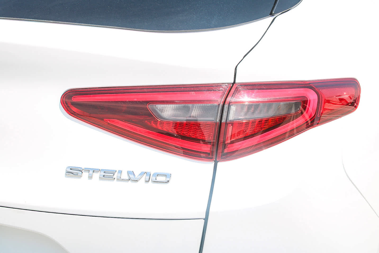 Used 2019 Alfa Romeo Stelvio RWD image 9