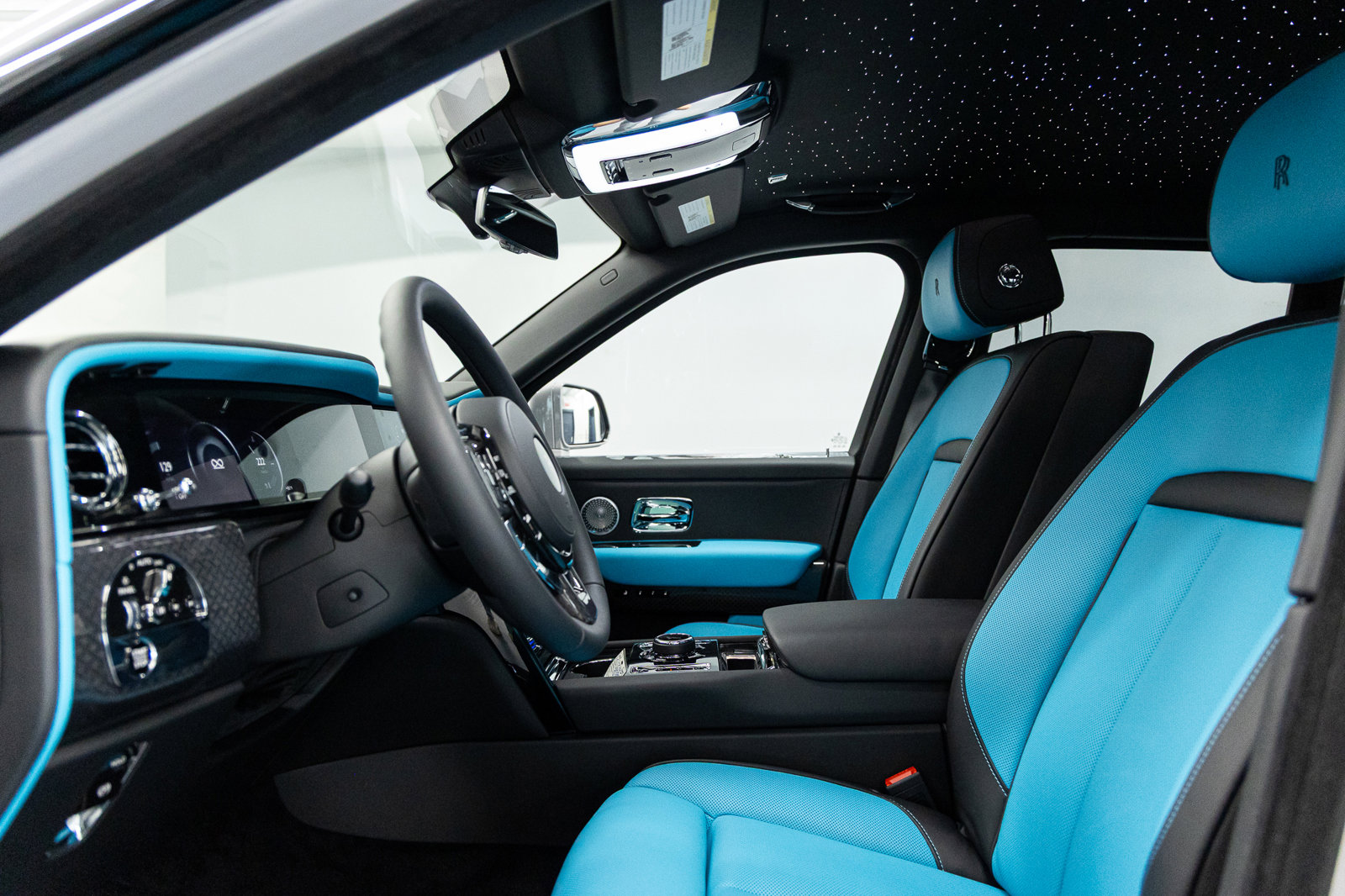 Certified 2026 Rolls-Royce Cullinan Black Badge image 34