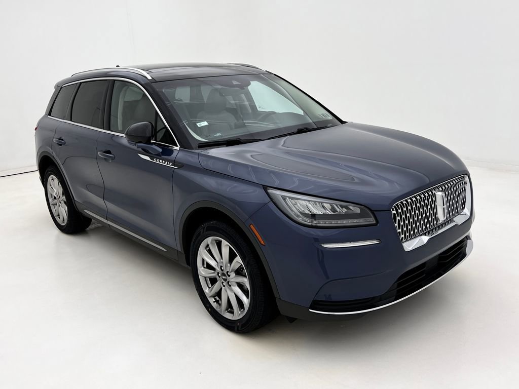 Used 2022 Lincoln Corsair AWD w/ Premium Package image 2